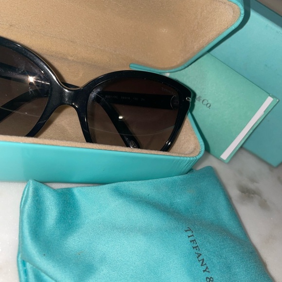 Authentic Tiffany & Co. Signature CatEye Black Sunglasses Gradient Black Lens main image 5